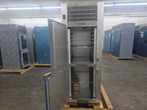 6637 Traulsen G10001 refrigerator 1 6637 Traulsen G10001 Refrigerator 6637 Traulsen G10001 refrigerator (1)