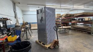 6643 Traulsen Keg roll in cooler SRRI132LUT FHS 5 6643 Traulsen SRRI132LUT-FHS Keg Refrigerator 6643 Traulsen Keg roll in cooler SRRI132LUT-FHS (5)
