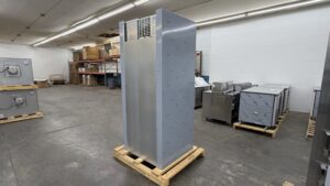 6646 Traulsen RRI132LUT FHG roll in keg refrigerator 1 6646 Traulsen RRI132LUT-FHG Keg Refrigerator 6646 Traulsen RRI132LUT-FHG roll in keg refrigerator (1)