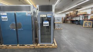 6646 Traulsen RRI132LUT-FHG roll in keg refrigerator (5)