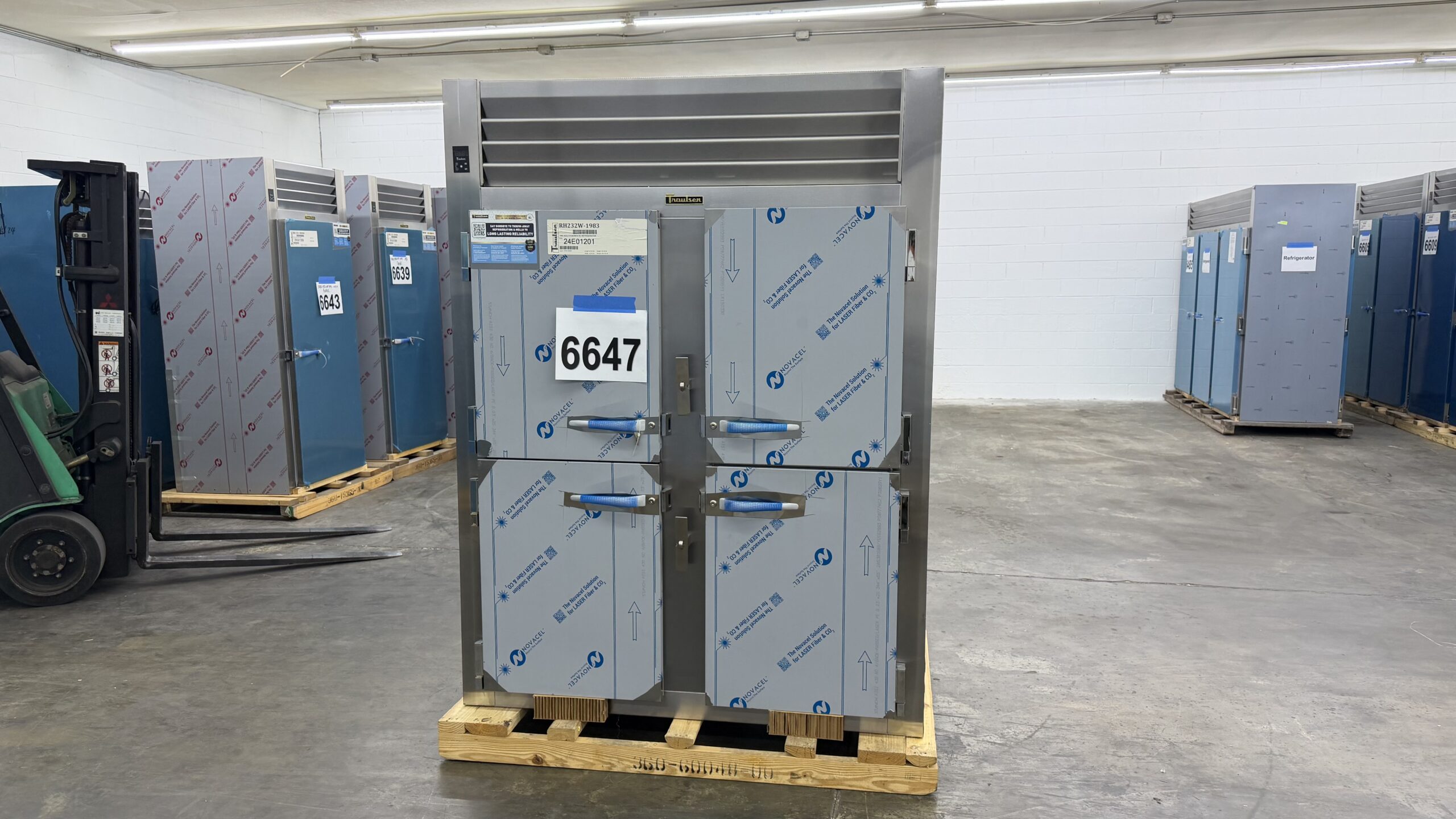 6647 Vulcan RHT232WUT HHS refrigerator 2 scaled 6647 Traulsen RHT232WUT-HHS Refrigerator 6647 Vulcan RHT232WUT-HHS refrigerator (2)