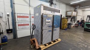 6648 Traulsen RDT232WUT HHS Refrigerator Freezer 1 6648 Traulsen RDT232WUT-HHS Refrigerator Freezer 6648 Traulsen RDT232WUT-HHS Refrigerator Freezer (1)