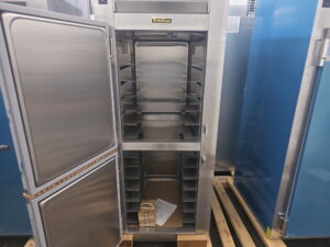 6641 Traulsen RHT132WPUT – HHS (1)
