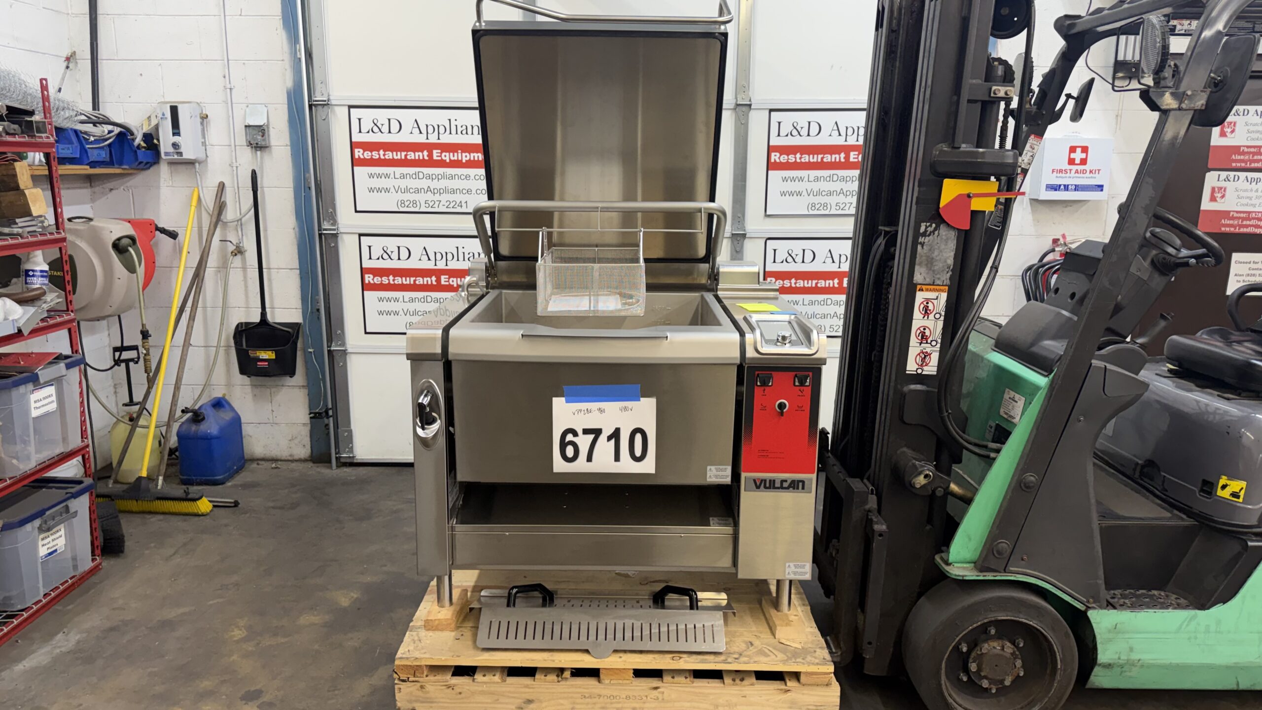 6710 Vulcan VPP28E-480 Tilt braising pan electric automatic (1)