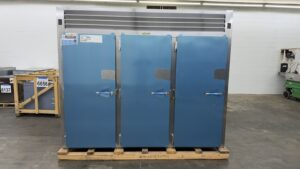 6731 Traulsen RIF332LUT-FHS Roll in Freezer