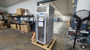 6735 Traulsen RHT132WPUT-FHG refrigerator (4)