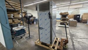 6735 Traulsen RHT132WPUT-FHG refrigerator (5)