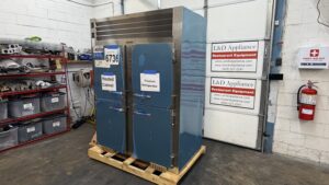 6736 Traulsen RDH232WUT-HHS warmer cooler combo (3)
