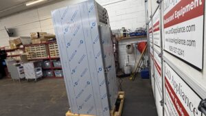 6738 Traulsen RHT132WPUT-FHG cooler (1)