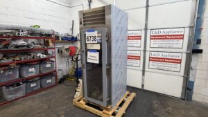 6738 Traulsen RHT132WPUT-FHG cooler (3)