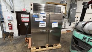 6740 Traulsen RDH232WUT-FHS warmer cooler (1)