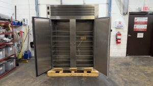 6740 Traulsen RDH232WUT-FHS warmer cooler (2)