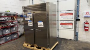 6740 Traulsen RDH232WUT-FHS warmer cooler (4)
