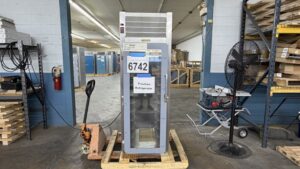 6742 Traulsen RHT132NPUT-FHG cooler (1)