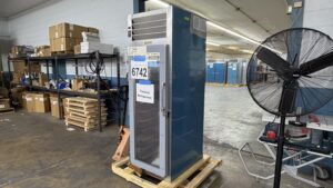 6742 Traulsen RHT132NPUT FHG cooler 3 6742 Traulsen RHT132NPUT-FHG Refrigerator 6742 Traulsen RHT132NPUT-FHG cooler (3)