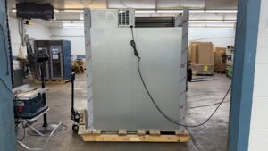 6757 Traulsen ARI232LUT-FHS keg cooler (4)
