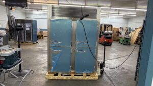 6758 Traulsen RHT232WPUT HHS cooler 1 6758 Traulsen RHT232WPUT-HHS Refrigerator 6758 Traulsen RHT232WPUT-HHS cooler (1)