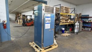 6759 Traulsen RHT132WPUT HHS cooler 4 6759 Traulsen RHT132WPUT-HHS Refrigerator 6759 Traulsen RHT132WPUT-HHS cooler (4)