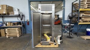 6759 Traulsen RHT132WPUT HHS cooler 6 6759 Traulsen RHT132WPUT-HHS Refrigerator 6759 Traulsen RHT132WPUT-HHS cooler (6)
