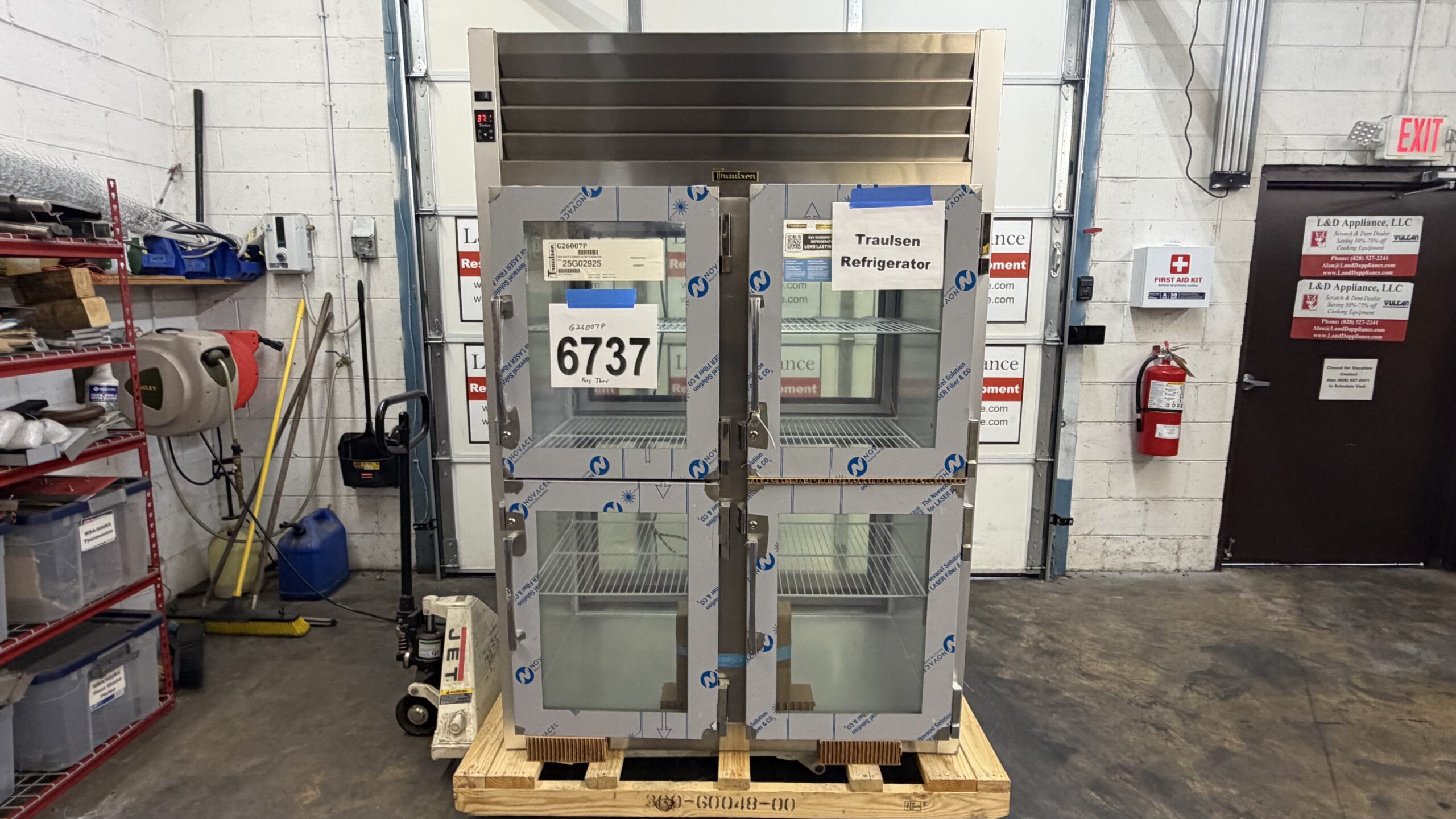 6737 Traulsen G26007P cooler 1 scaled 6737 Traulsen G26007P Refrigerator 6737 Traulsen G26007P cooler (1)