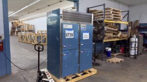 6739 Traulsen G26007P pass through cooler 6 6739 Traulsen G26007P Refrigerator 6739 Traulsen G26007P pass through cooler (6)