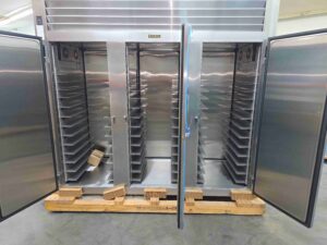 6741 Traulsen RFH332WP-FHS warming cabinet (10)