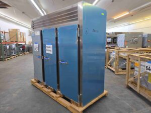 6741 Traulsen RFH332WP-FHS warming cabinet (11)