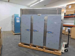 6741 Traulsen RFH332WP-FHS warming cabinet (7)