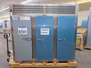 6741 Traulsen RFH332WP-FHS warming cabinet (8)
