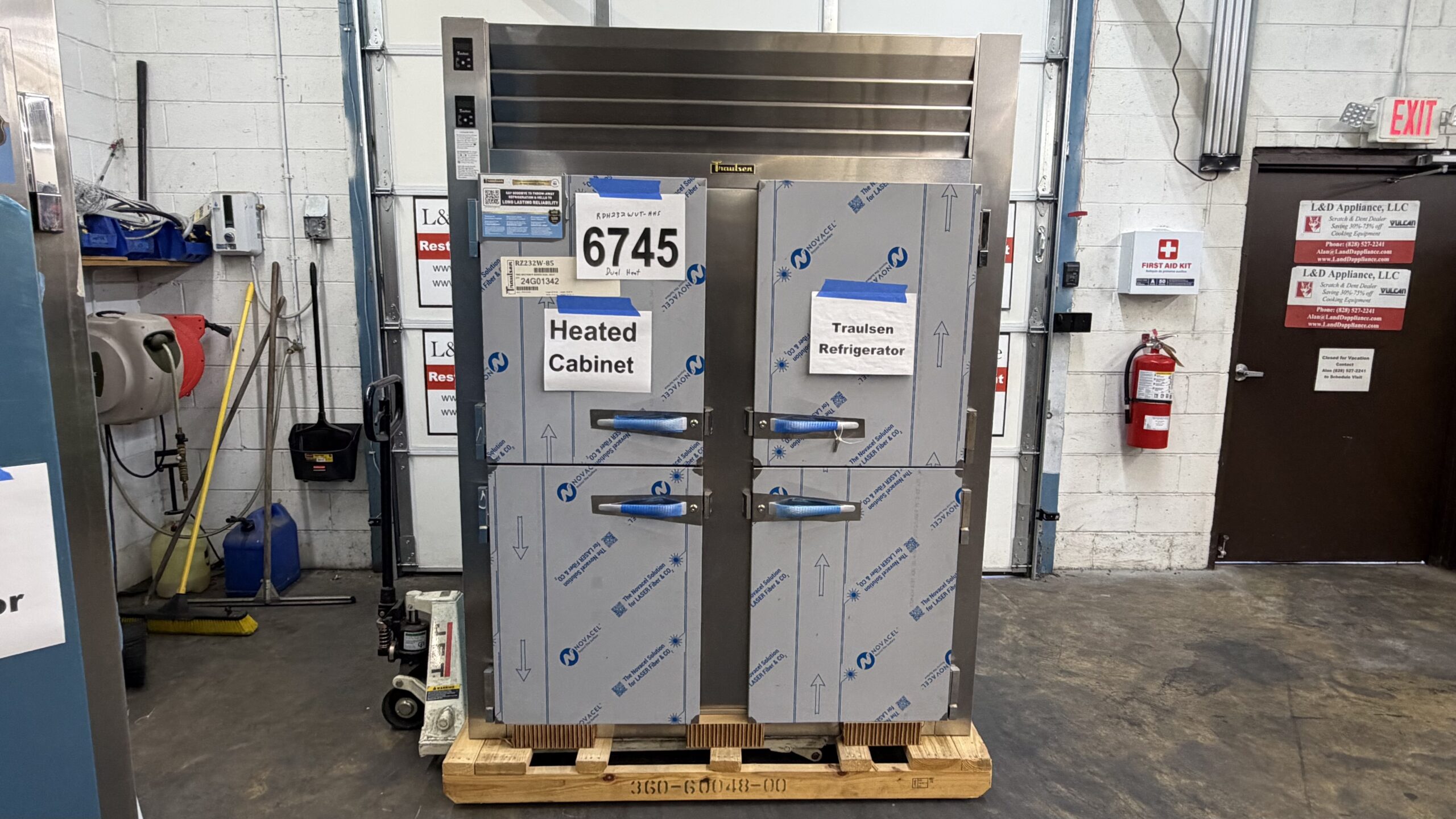 6745 Traulsen RDH232WUT HHS warmer Cooler 1 scaled 6745 Traulsen RDH232WUT-HHS Refrigerator Warmer 6745 Traulsen RDH232WUT-HHS warmer Cooler (1)