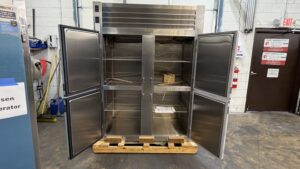 6745 Traulsen RDH232WUT HHS warmer Cooler 7 6745 Traulsen RDH232WUT-HHS Refrigerator Warmer 6745 Traulsen RDH232WUT-HHS warmer Cooler (7)