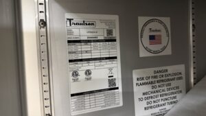 6748 Traulsen UST6024 LR prep station 2 6748 UST6024-LR Refrigerated Prep Station 6748 Traulsen UST6024 LR prep station 2 6748 UST6024-LR Refrigerated Prep Station