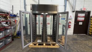 6754 Traulsen RHT232NPUT-FHG cooler (4)