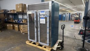 6756 Traulsen RHT232WPUT FHG cooler 3 6756 Traulsen RHT232WPUT-FHG Refrigerator 6756 Traulsen RHT232WPUT-FHG cooler (3)