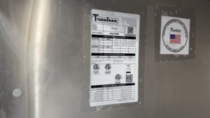 6760 Traulsen G31012 3-door freezer (4)