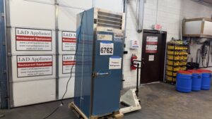 6762 Traulsen RHT132NPUT FHS cooler 3 6762 Traulsen RHT132NPUT-FHS Refrigerator 6762 Traulsen RHT132NPUT-FHS cooler (3)