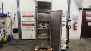6762 Traulsen RHT132NPUT FHS cooler 4 6762 Traulsen RHT132NPUT-FHS Refrigerator 6762 Traulsen RHT132NPUT-FHS cooler (4)