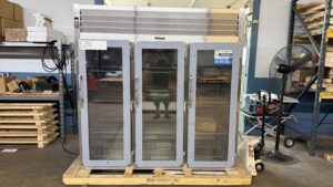 6763 Traulsen RHT332NPUT FHG cooler 1 6763 Traulsen RHT332NPUT-FHG Refrigerator 6763 Traulsen RHT332NPUT-FHG cooler (1)