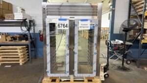 6764 Traulsen RHT232WPUT-FHG glass door cooler (1)
