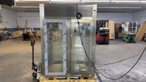 6764 Traulsen RHT232WPUT FHG glass door cooler 2 6764 Traulsen RHT232WPUT-FHG Refrigerator 6764 Traulsen RHT232WPUT-FHG glass door cooler (2)