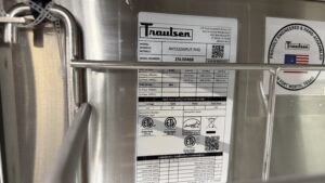 6764 Traulsen RHT232WPUT FHG glass door cooler 3 6764 Traulsen RHT232WPUT-FHG Refrigerator 6764 Traulsen RHT232WPUT-FHG glass door cooler (3)