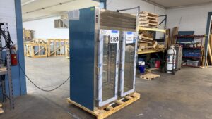 6764 Traulsen RHT232WPUT FHG glass door cooler 5 6764 Traulsen RHT232WPUT-FHG Refrigerator 6764 Traulsen RHT232WPUT-FHG glass door cooler (5)