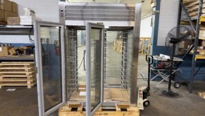 6764 Traulsen RHT232WPUT FHG glass door cooler 6 6764 Traulsen RHT232WPUT-FHG Refrigerator 6764 Traulsen RHT232WPUT-FHG glass door cooler (6)