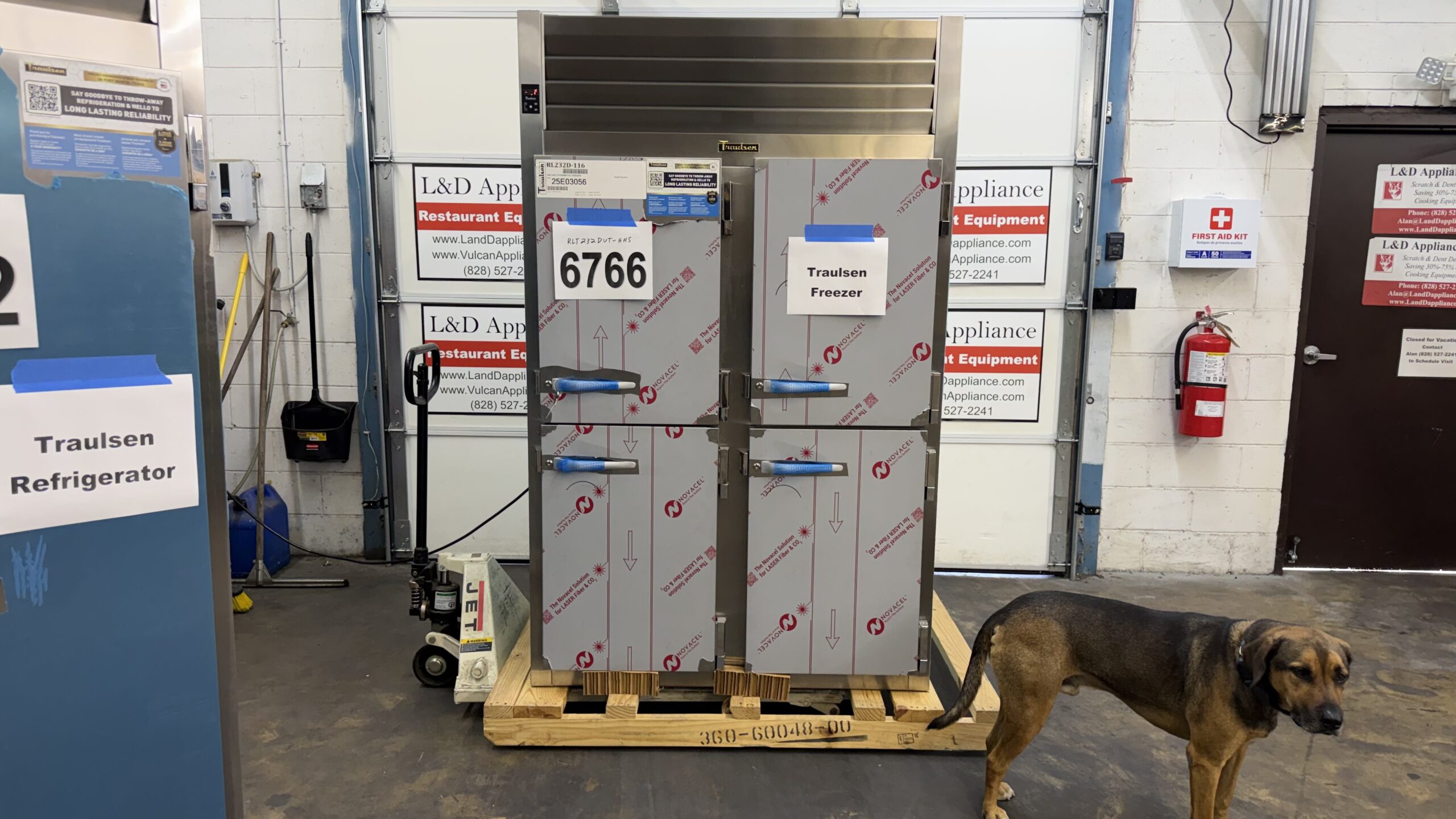 6766 Traulsen RLT232DUT HHS Freezer 1 scaled 6766 Traulsen RLT232DUT-HHS Freezer 6766 Traulsen RLT232DUT-HHS Freezer (1)