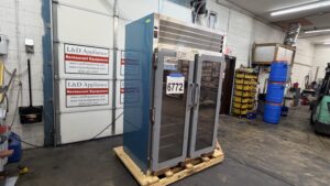 6772 Traulsen RHT232NUT FHG refrigerator 5 6772 Traulsen RHT232NUT-FHG Refrigerator 6772 Traulsen RHT232NUT-FHG refrigerator (5)
